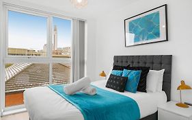 Haus Luxury Two Bedroom Apartment - City Centre - Secure Parking - Top Rated